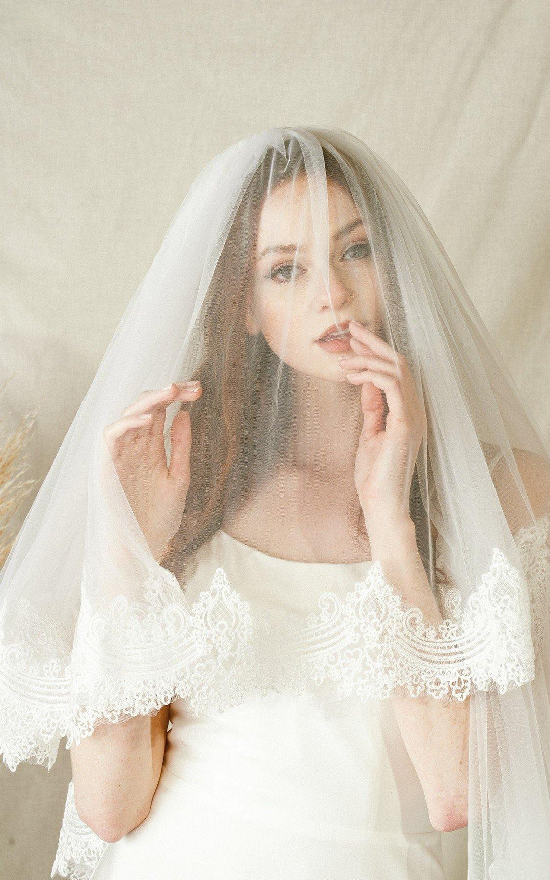 Wholesale Women Wedding Medium Length Double Layer Lace Bridal Veil